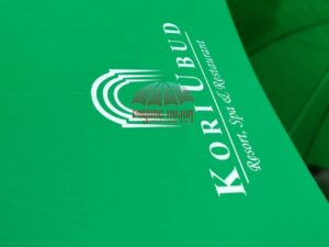 Payung besar Kori Ubud Resort